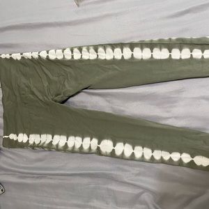 Rue22 Green Stretchy leggings size S. Stretchy. Long fit